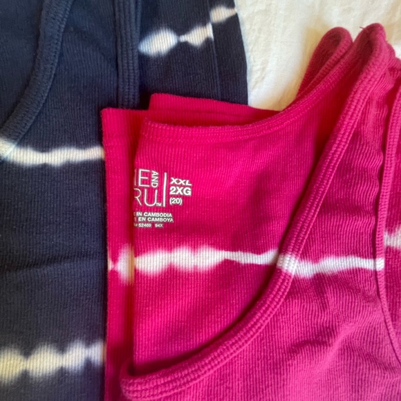 Bundle of 3 Tie-Dye Tanks. XL & XXL. Cotton/Modal/Spandex - Picture 6 of 12